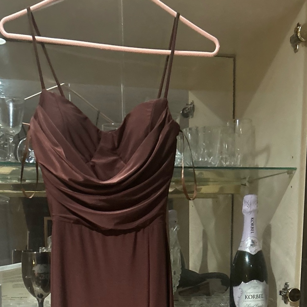 Silkbrown dress made for any fancy/mid fancy event
Side split